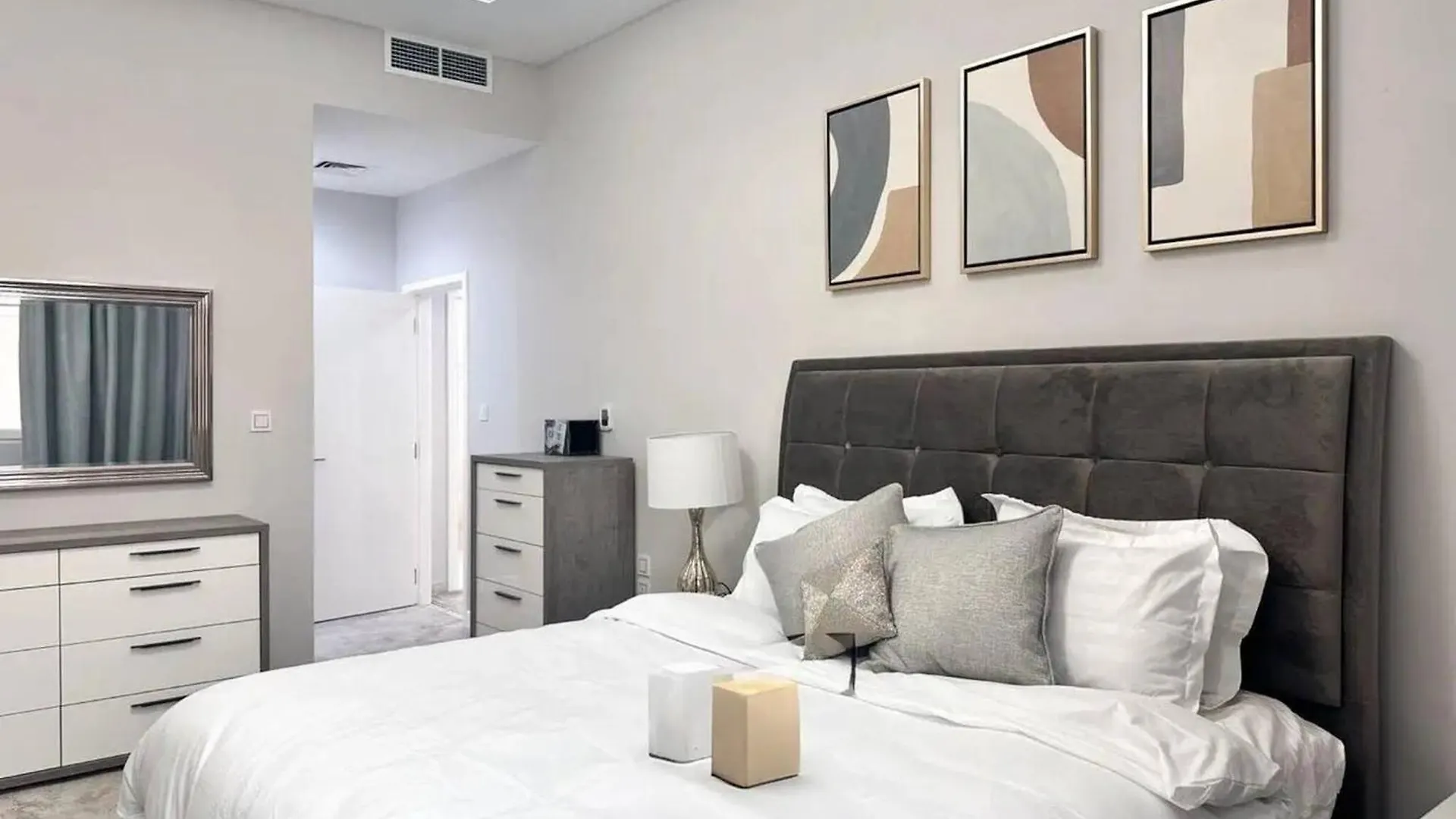 Entire House Next To The Airport Apartment Dubai